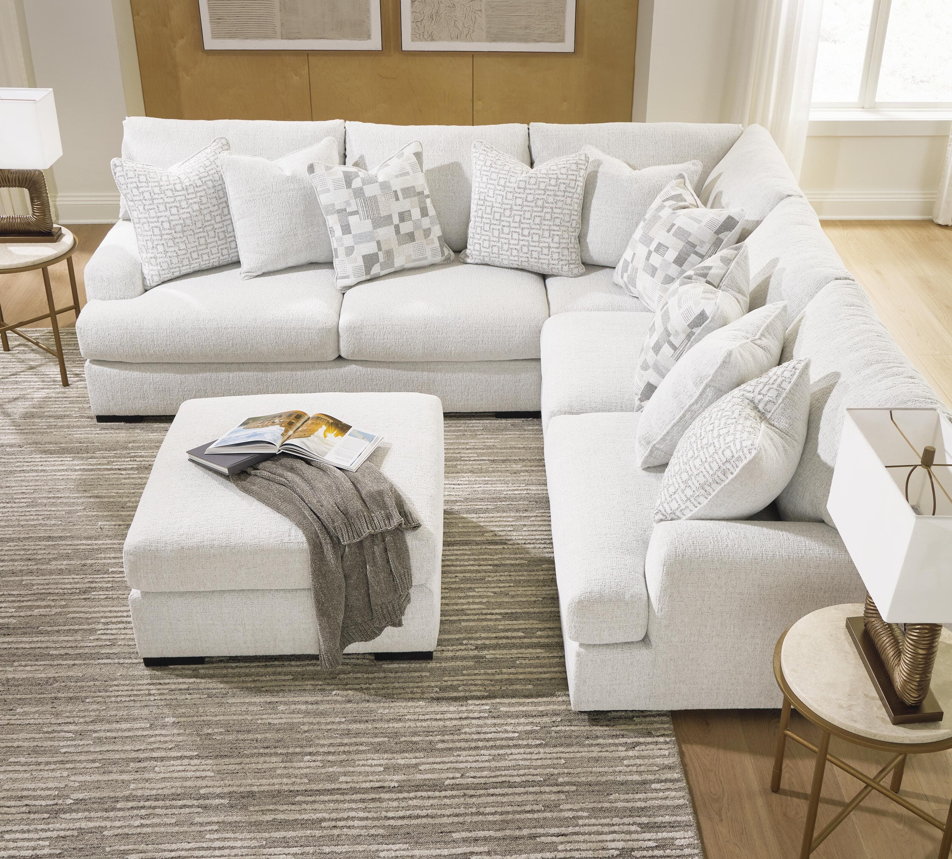 Wynncroft Manor 3-Piece Sectional — Chalk — view 5