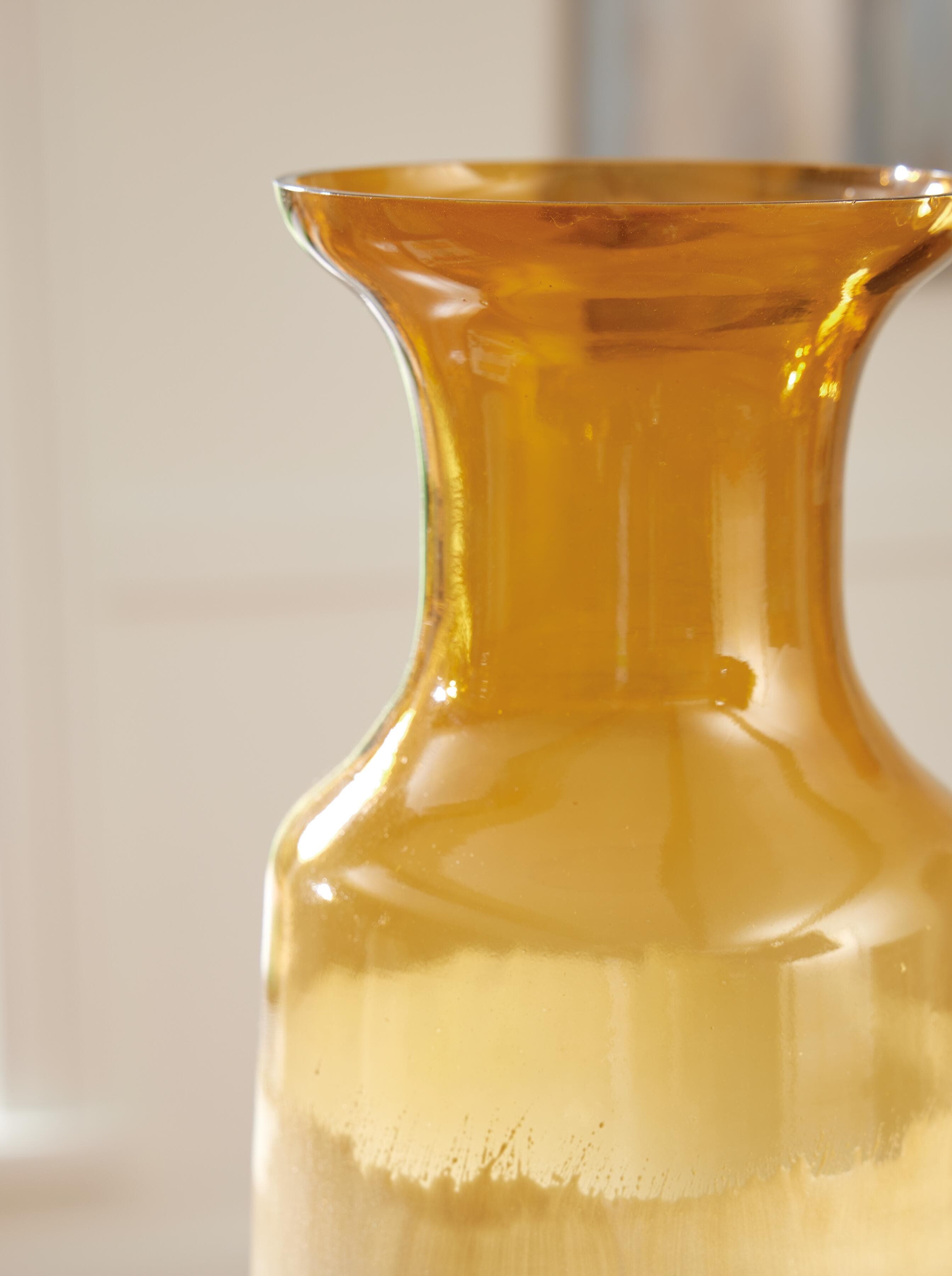 Wynburg Vase — White & Yellow — view 3