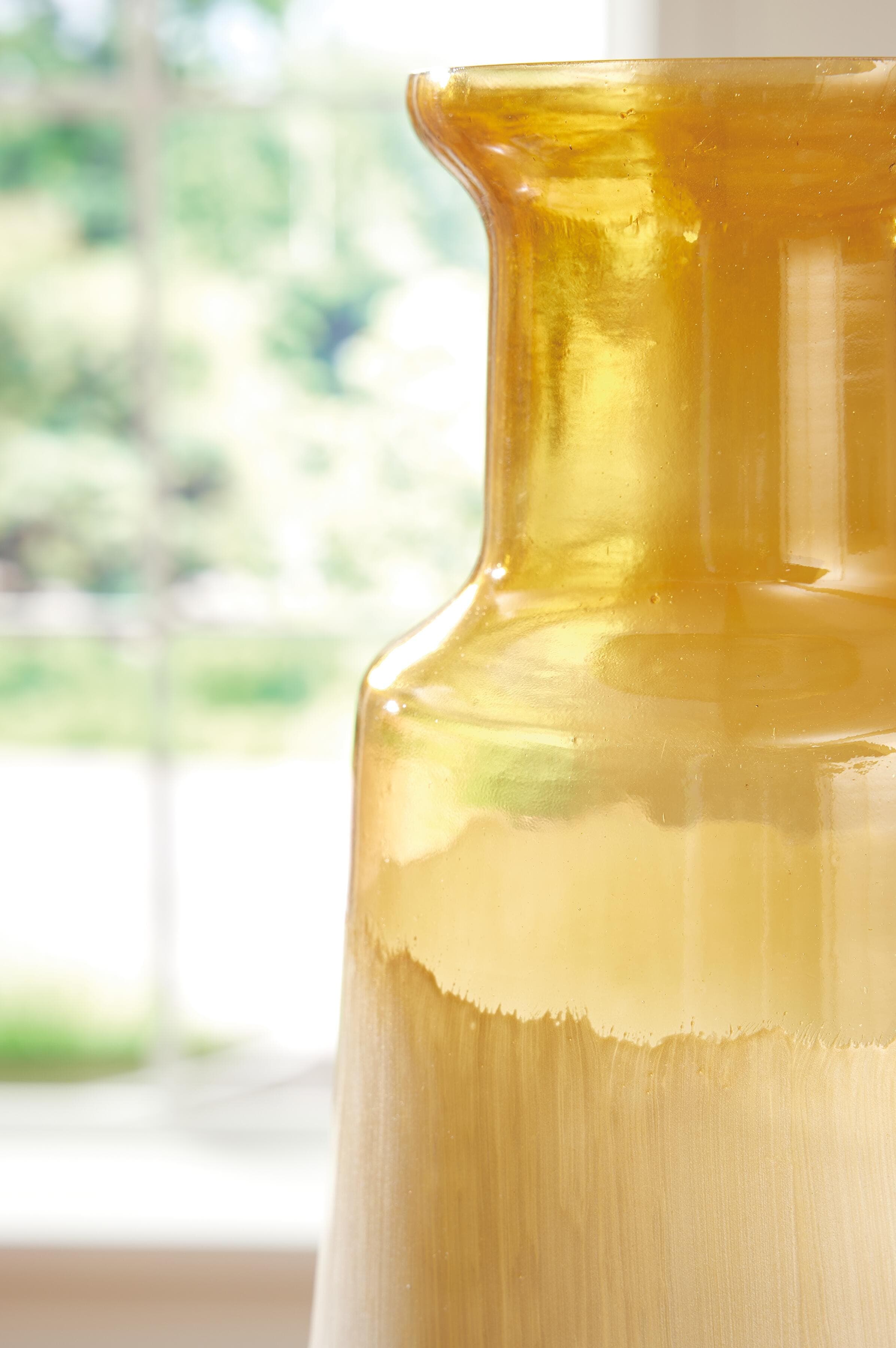 Wynburg Vase — White & Yellow — view 3