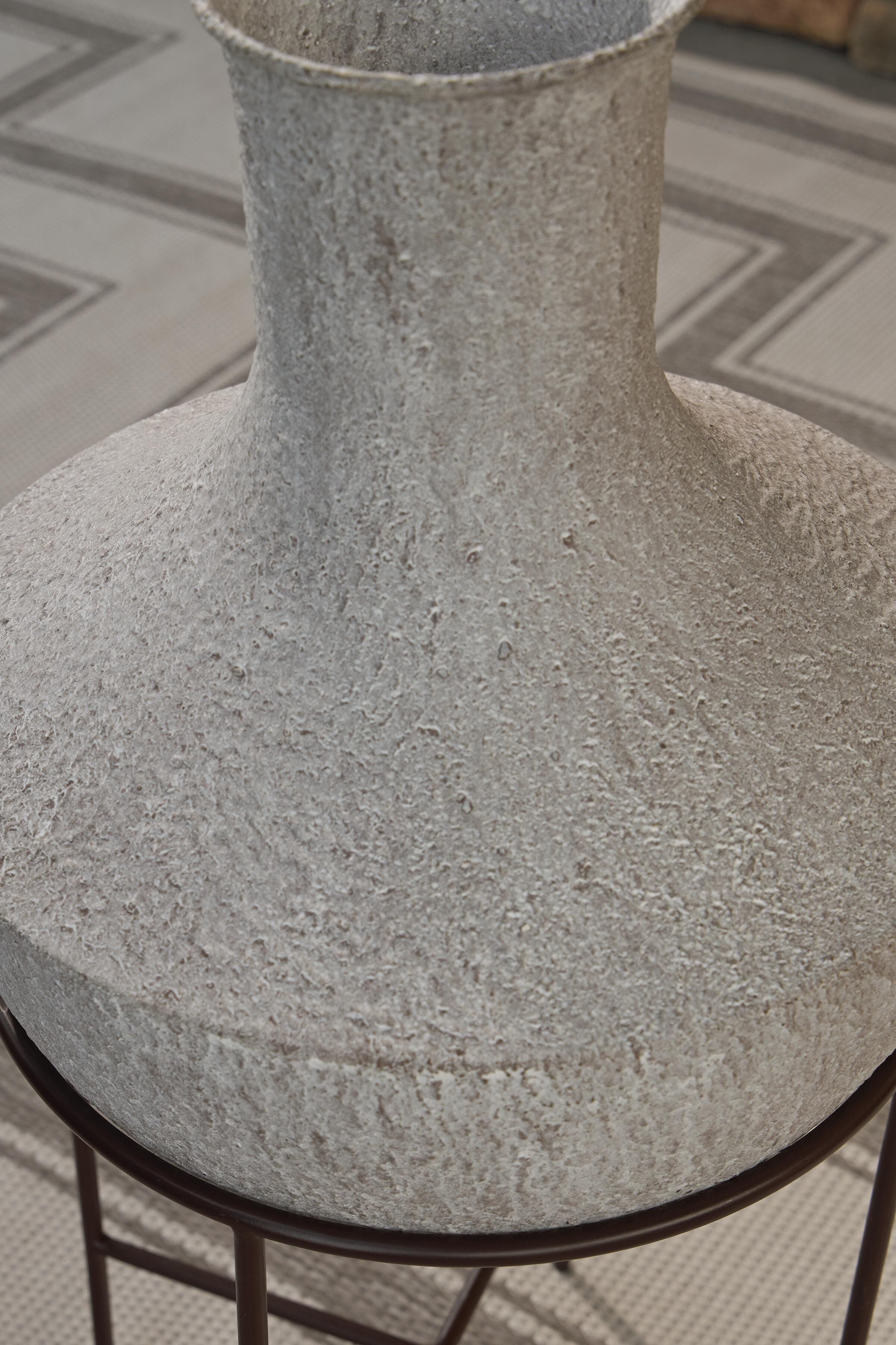 Estonbank Vase — White & Brown/Beige — view 4