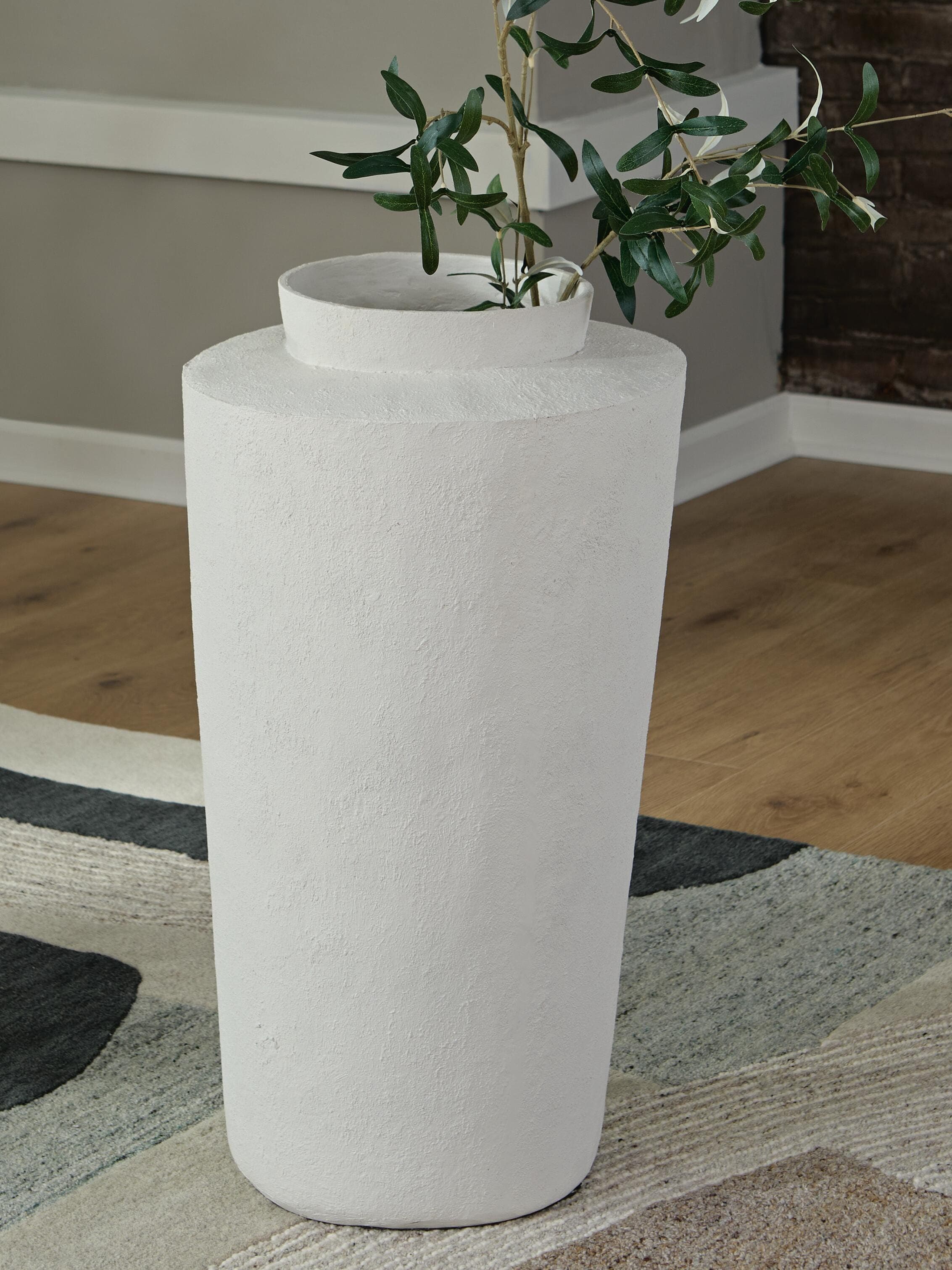Flurinworth Vase — White — view 2