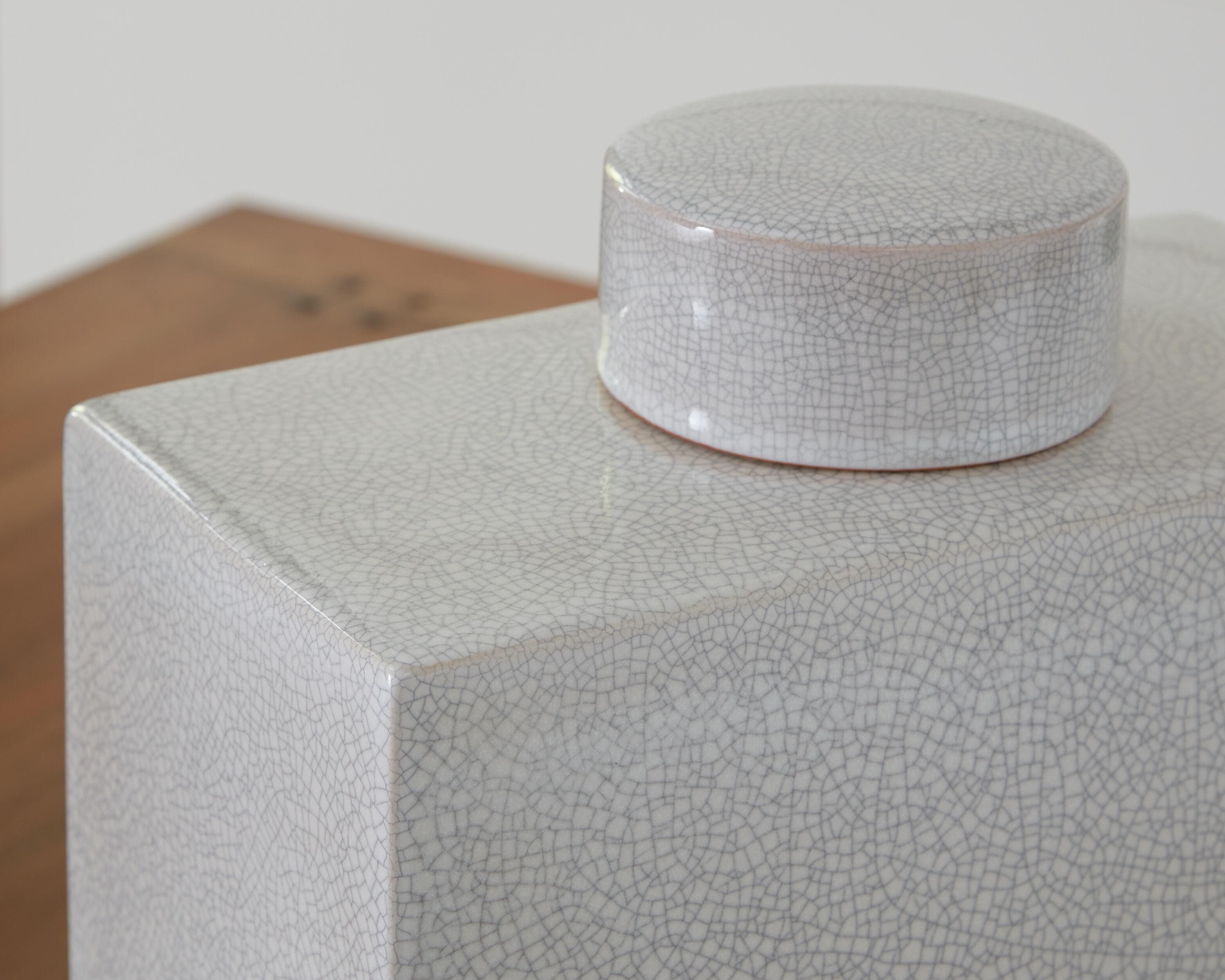 Haddworth Jar — White — view 4