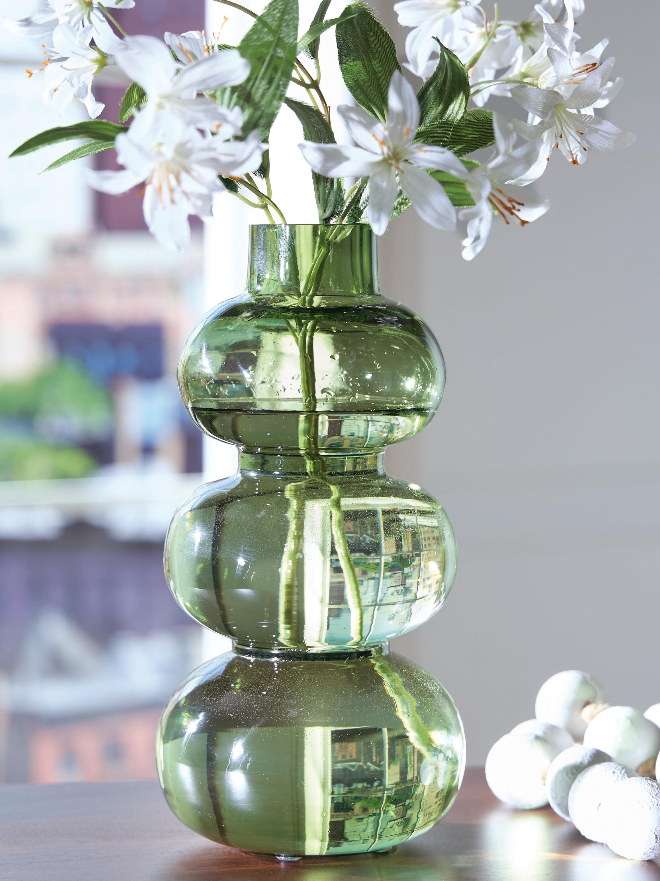 Renethorne Vase — Green — view 2