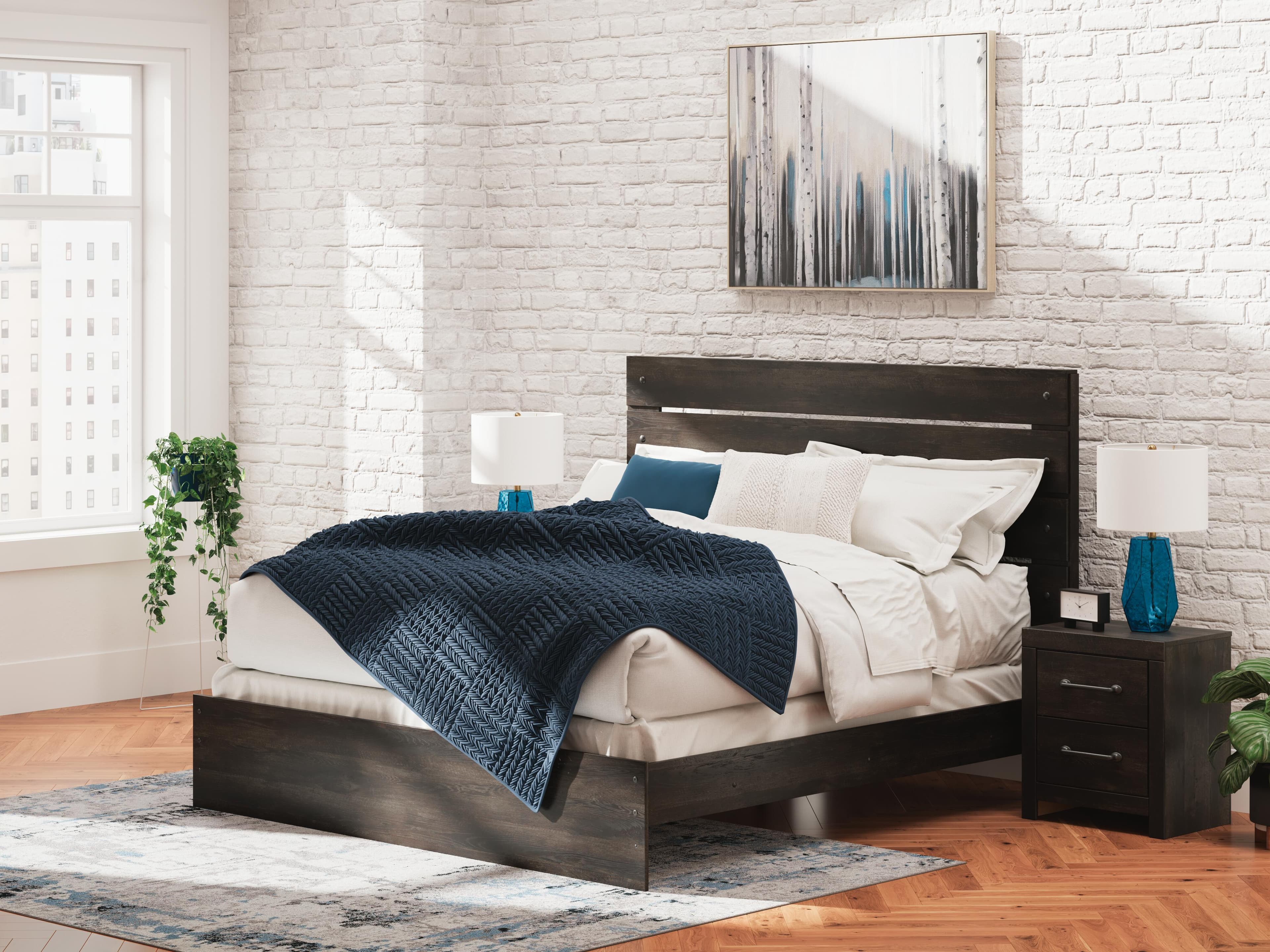 Delmorta King Panel Bed — Black/Gray — view 2