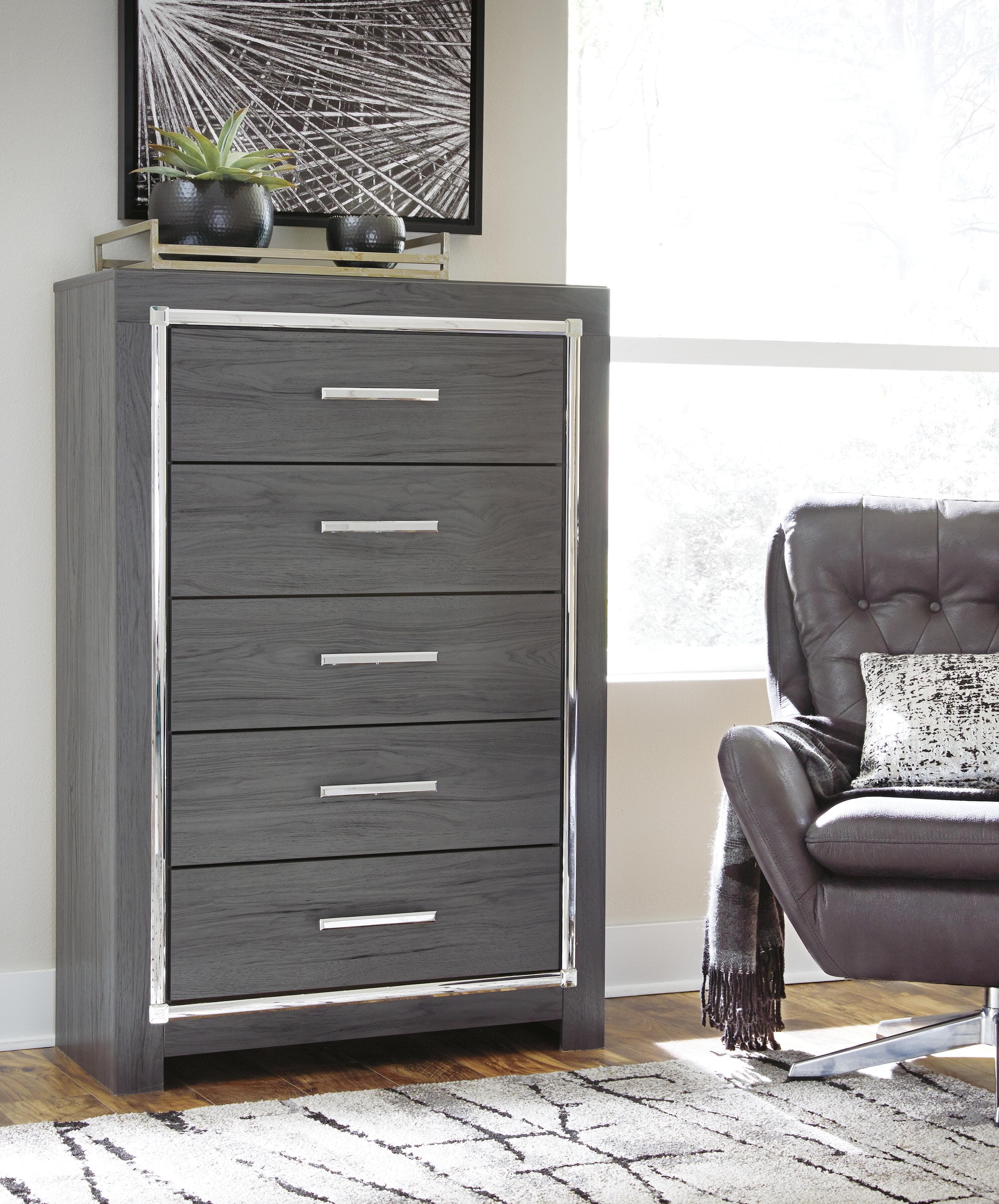 Lodanna Chest of Drawers — Black/Gray — view 2