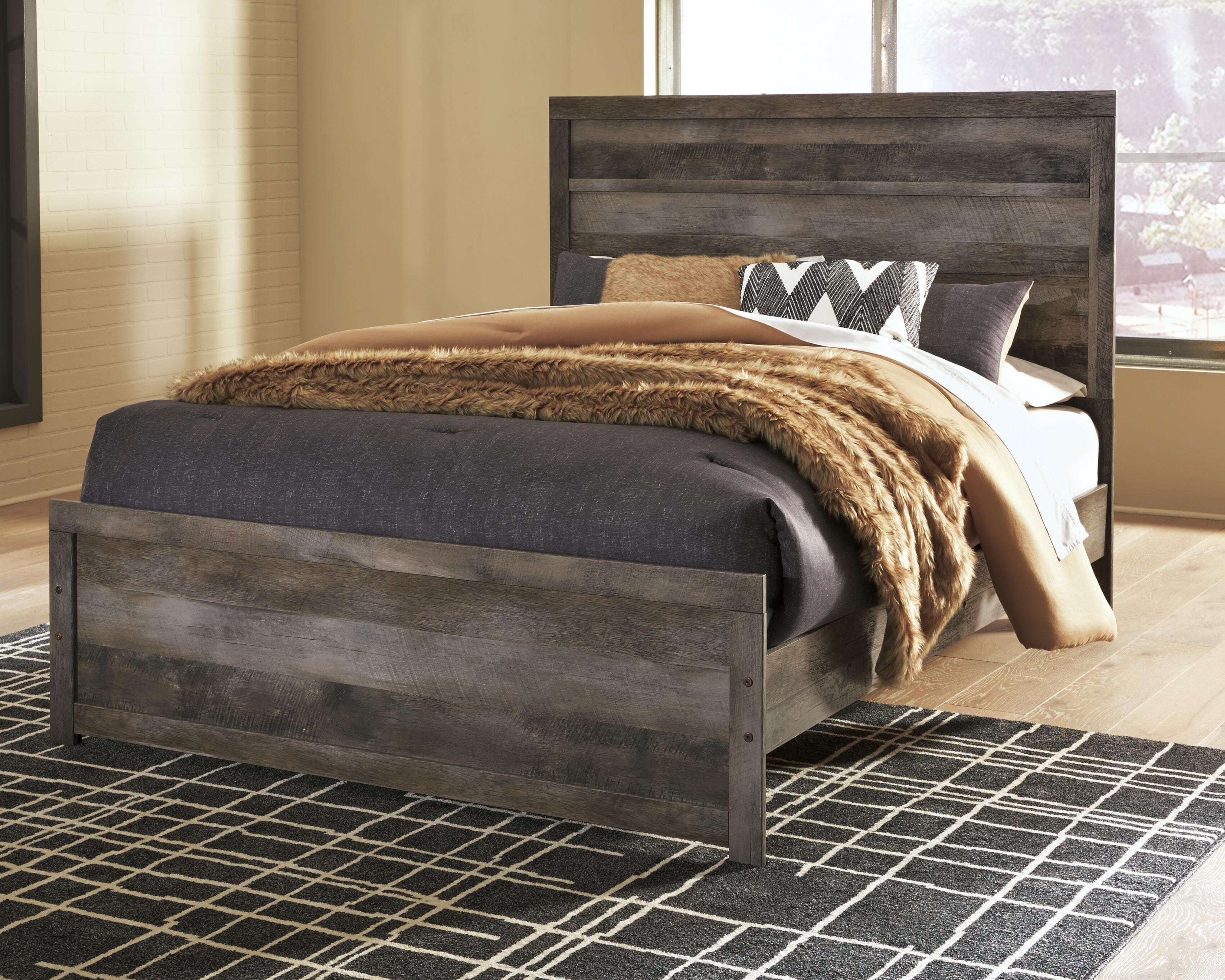 Wynnlow Queen Panel Bed — Black/Gray — view 2