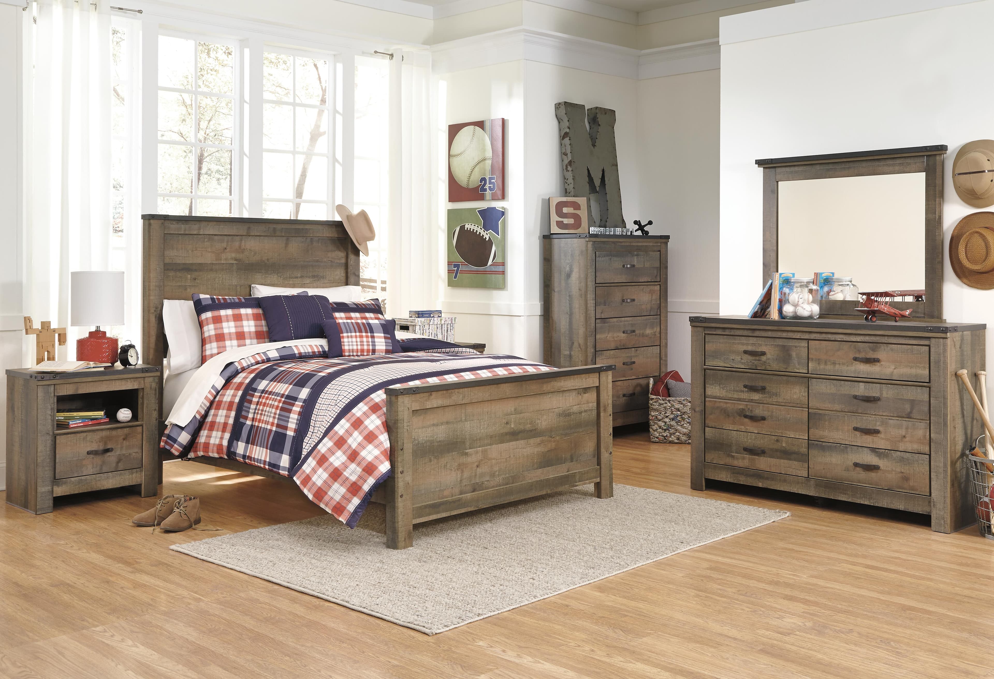 Trinell Full Panel Bed — Brown/Beige — view 3