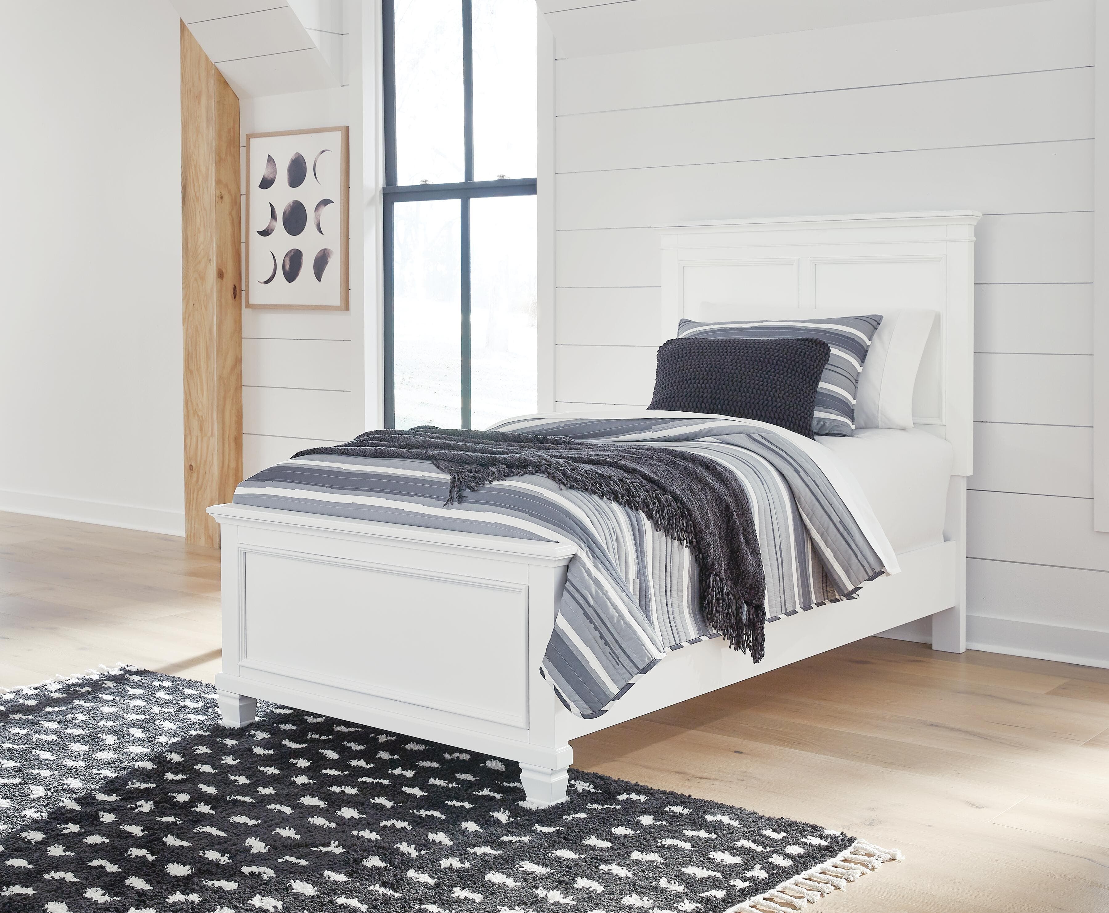 Fortman Twin Panel Bed — White — view 2
