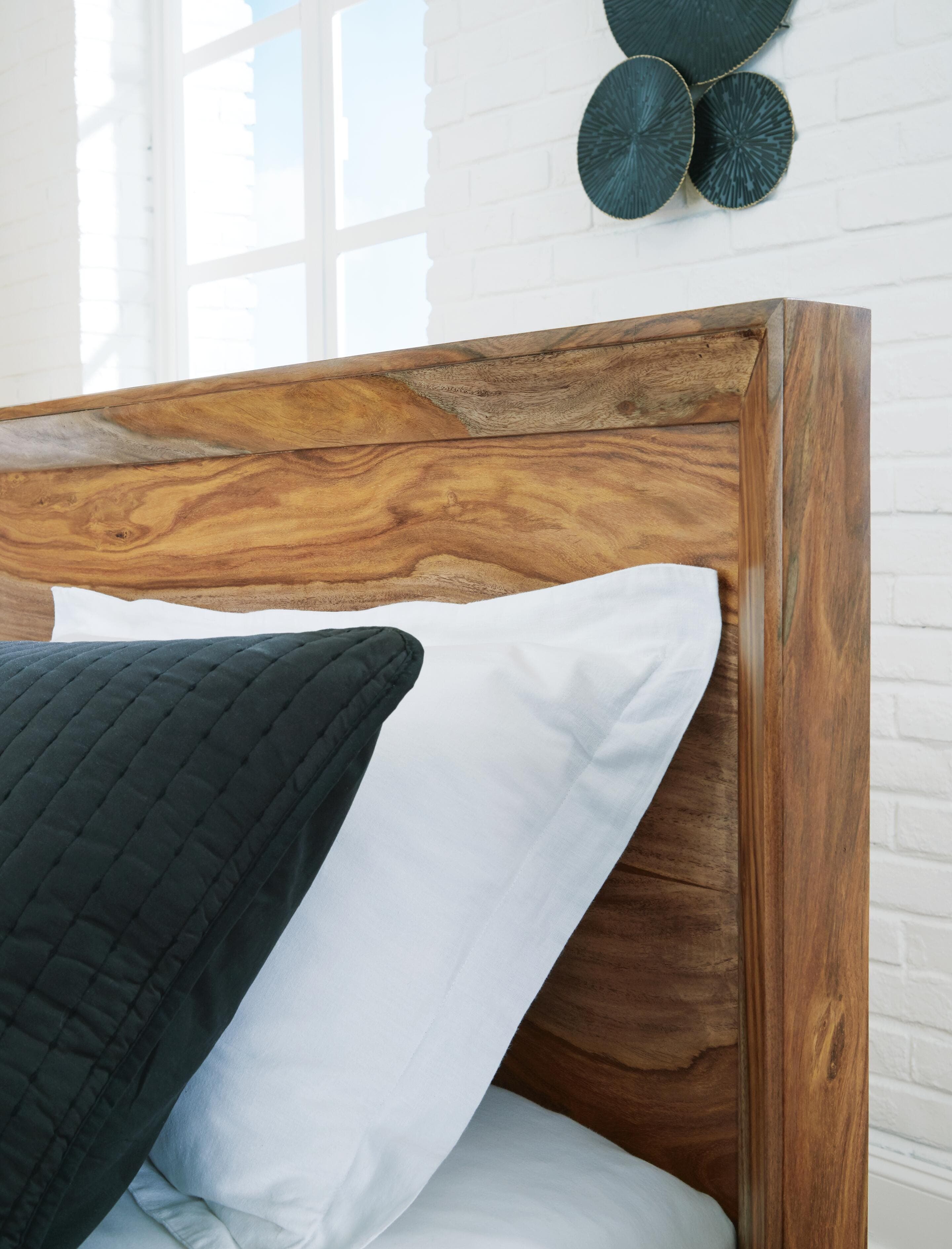 Dressonni King Panel Bed — Brown/Beige — view 6