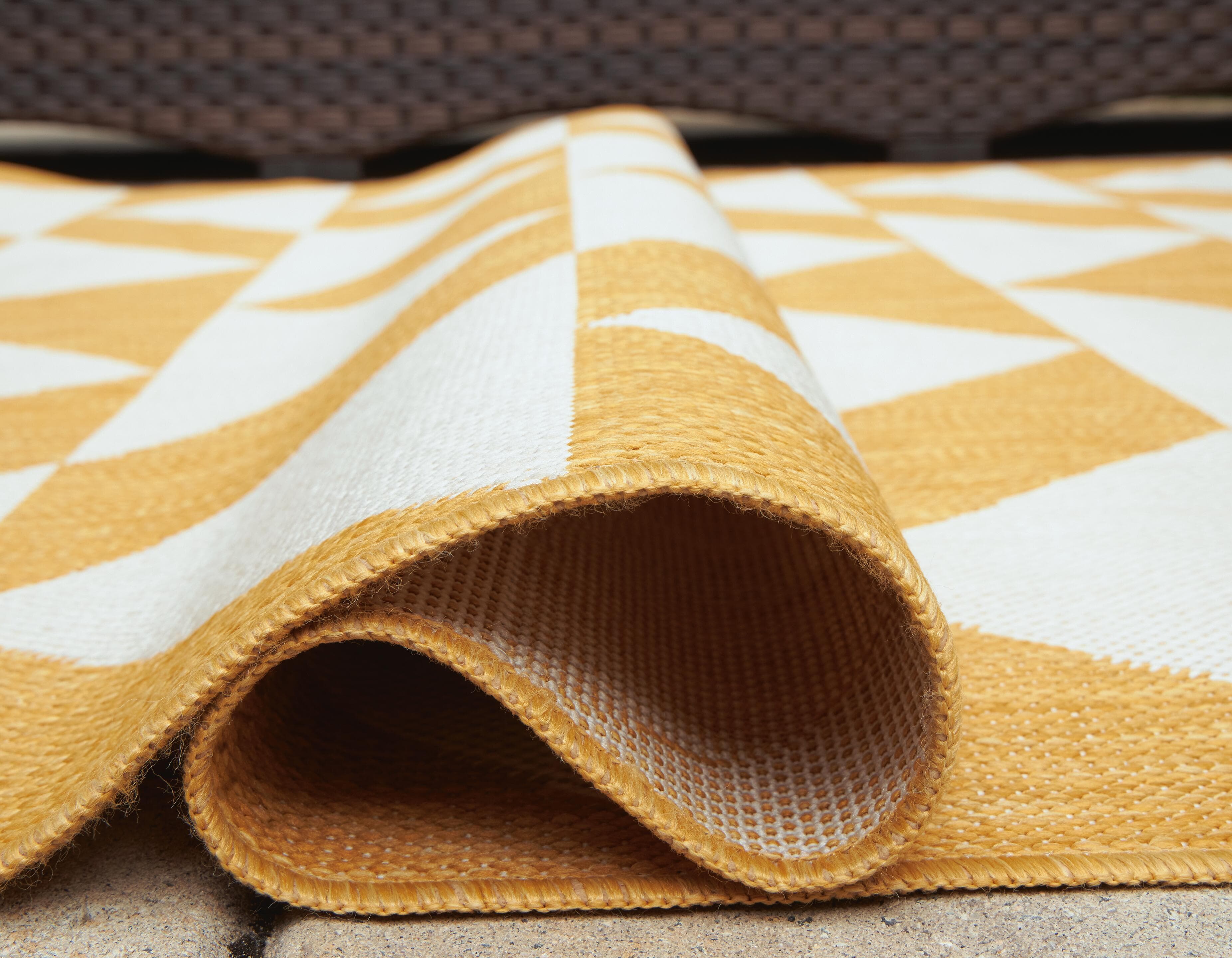 Thomley 5' x 7' Rug — White & Yellow — view 4