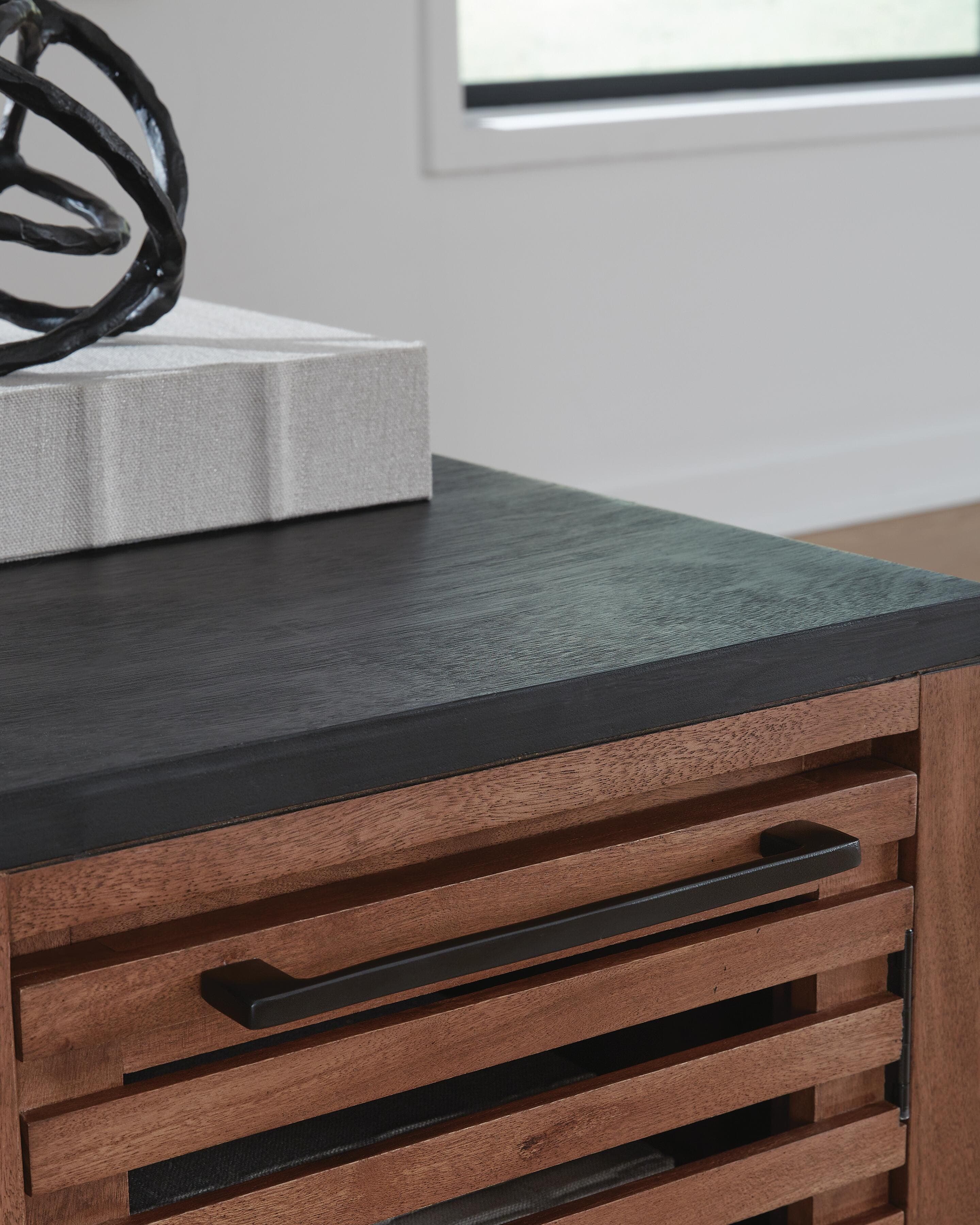 Kallari Chairside End Table — Black/Gray & Brown/Beige — view 7